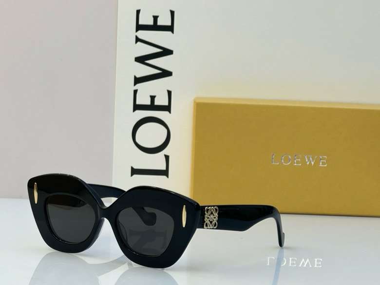 Picture of Loewe Sunglasses _SKUfw55590558fw